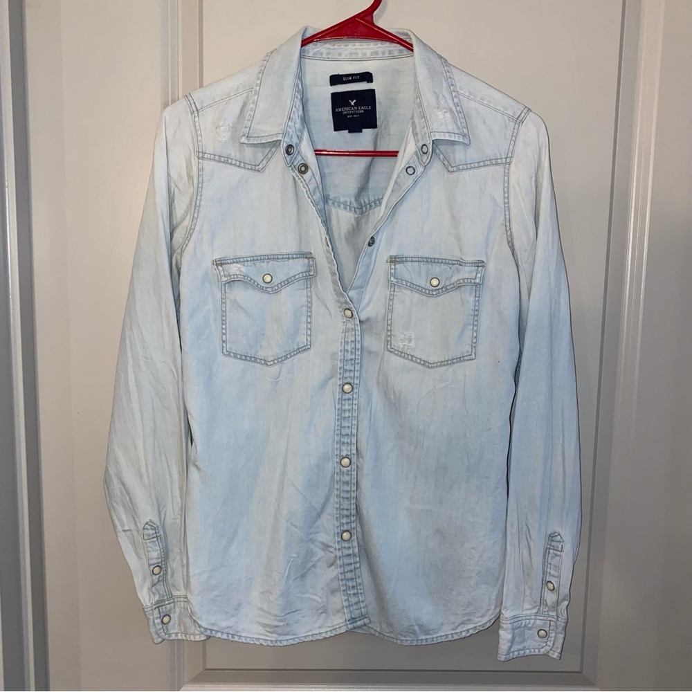 American Eagle Light blue button up